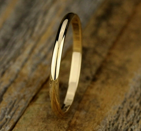 The Vera 18K Yellow Gold Wedding Band with Domed Polished Finish 2mm Forged Union