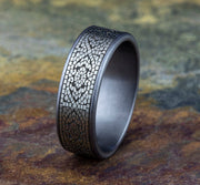 The Burano Gray Tantalum and Gray/Black Titanium Mosaic Pattern Center 7.5mm Forged Union