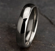 The Veo 18K White Gold Domed Wedding Band with Polished Finish 5 mm Forged Union